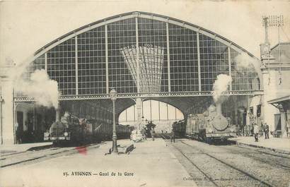 .CPA  FRANCE 84 "  Avignon,  Quai de la gare"