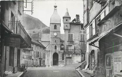 . CPSM   FRANCE 15 "  Murat, La place Marchande et l''église"