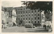 15 Cantal . CPSM  FRANCE 15  "Chaudes-Aigues, Place du Gravier"