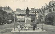 44 Loire Atlantique . CPA  FRANCE 44 "Nantes, Cours de la République, Statue de Cambronne"