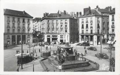 . CPSM  FRANCE 44 "Nantes, La place Royale vers la rue Crébillon"