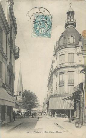 . CPA   FRANCE 10 "Troyes, Rue Claude Huez"