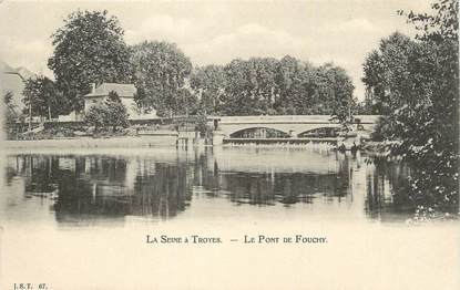 . CPA   FRANCE 10 "Troyes, Le pont de Fouchy"