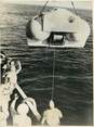 Theme PHOTO ORIGINALE / THEME "1948, USA, appareil de sauvetage pour sous marin"