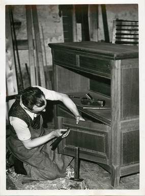 PHOTO ORIGINALE / THEME "Travailleur un jour de 1er mai, 1941"