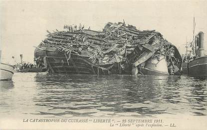 CPA FRANCE 83 "Toulon, La Catastrophe du Cuirassé Liberté, 25 septembre 1911"