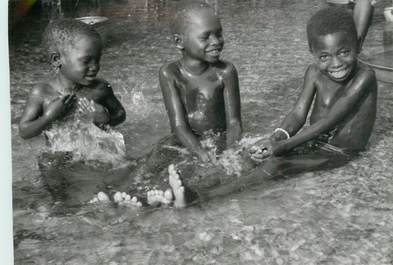 PHOTO ORIGINALE / AFRIQUE "Togo, enfants à la baignade"