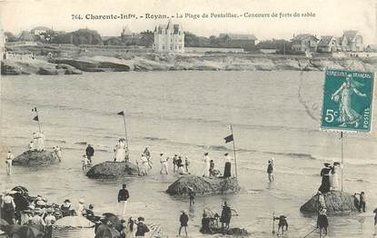 CPA FRANCE 17 "Royan, la Plage de Pontaillac, concours de forts de sable" / CHÂTEAU DE SABLE