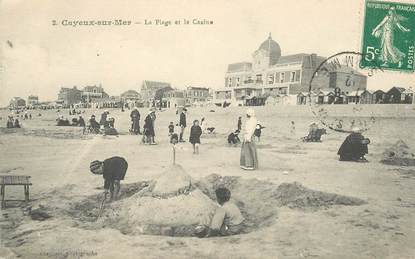 CPA FRANCE 80 "Cayeux sur Mer, la Plage et le casino" / CHÂTEAU DE SABLE