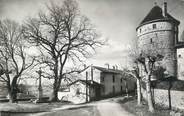 01 Ain CPSM FRANCE 01 " Treffort, Place des tilleuls et la tour du château ".