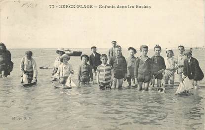 CPA FRANCE 62 "Berck Plage, enfants dans les Baches"