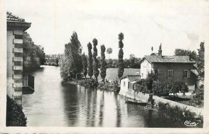 CPSM FRANCE 01 " Pont de Veyle, Maison des seigneurs".