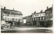 01 Ain CPSM FRANCE 01 " Pont de Vaux, Place Joubert, statue du Général".