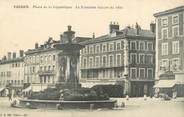 38 Isere CPA FRANCE 38 "Voiron, Place de la République, la fontaine".