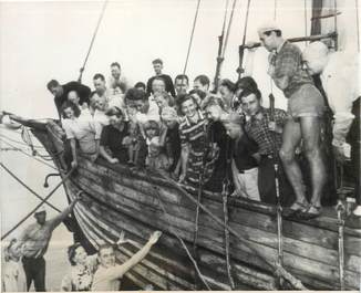 PHOTO ORIGINALE / FINLANDE "1949, finnois et esthoniens arrivant à Miami"