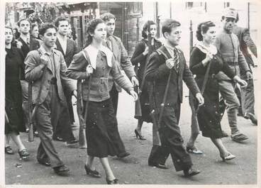 PHOTO ORIGINALE / TURQUIE "Exercices militaires des jeunes filles"