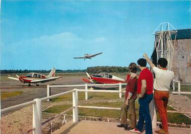 CPSM FRANCE 18 "Aubigny sur Nere, Le terrain Aéro Club". / AVIATON AEROPORT