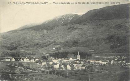 CPA FRANCE 38 "Vaulnaveys le Haut, Vue générale et la croix de Chamrousse";