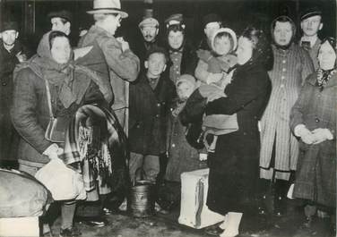 PHOTO ORIGINALE / POLOGNE "Expulsion des résidents allemands à la gare de Brème"