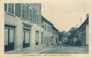 38 Isere CPA FRANCE 38 "Les Avenières, Rue de la Mairie et l'Hôtel de Ville".