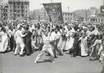 PHOTO ORIGINALE / EGYPTE "Le palais royal du Caire, 1951, enthousiasme du peuple suite au mariage du Roi Farouk"