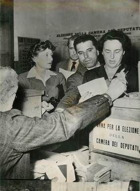 PHOTO ORIGINALE / ITALIE "Elections italiennes, 1953"