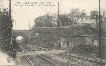 CPA FRANCE 69 " Pierre Bénite, Passage à niveau et pont des Lônes".