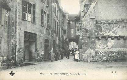 CPA FRANCE 03 "Montluçon, Rue du Doyenné".