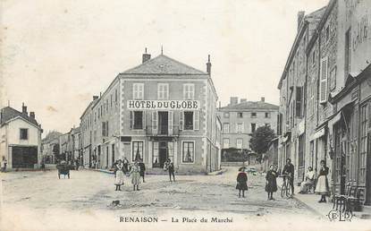 CPA FRANCE 42 "Renaison, la place du Marché, Hotel du Globe"