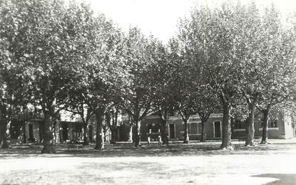 CPSM FRANCE 83 " Villecroze, La place et les écoles".