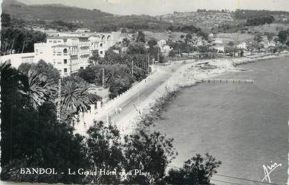 CPSM FRANCE 83 "Bandol, Le grand Hôtel et sa plage".