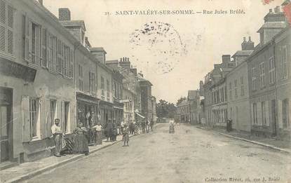 CPA FRANCE 80 "St Valéry sur Somme, Rue Jean Brûlé".