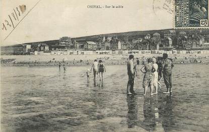 CPA FRANCE 80 "Ault Onival, Sur le sable".