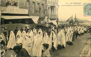 76 Seine Maritime CPA FRANCE 76 "Le Tréport, La Procession rue de Paris"