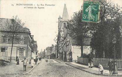 CPA FRANCE 80 "Montdidier, La rue Parmentier et l'entrée du square".