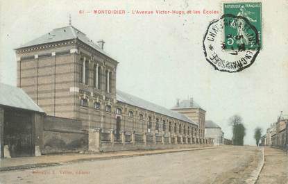 CPA FRANCE 80 "Montdidier, Avenue Victor Hugo et les écoles".