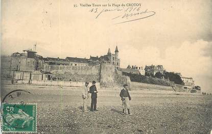 CPA FRANCE 80 "Le Crotoy, Vieilles tours sur la plage".