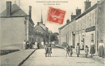 CPA FRANCE 45 "Corbeilles du Gatinais, la Grande rue"