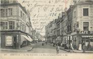 80 Somme CPA FRANCE 80 "Abbeville, La rue St Gilles à la place de l'Amiral Courbet".