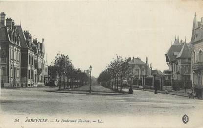 CPA FRANCE 80 "Abbeville, Le Boulevard Vauban".