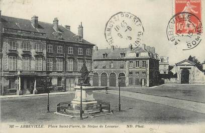 CPA FRANCE 80 "Abbeville, Place St Pierre, la statue de Lesueur".