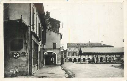 CPSM FRANCE 82 " St Nicolas de la Grave, Place de l'église".