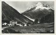 74 Haute Savoie CPSM FRANCE 74 "Argentière, Le grand hôtel du Col des Montets et l'Aiguille verte".
