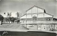 79 Deux SÈvre CPSM FRANCE 79 "Niort, Les halles et le donjon".