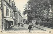 29 Finistere CPA FRANCE 29 "Roscoff, La rue de la Rive, L'Hôtel du Palmier et le Grand Bazar".