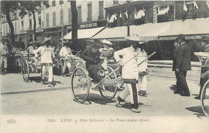 CPA FRANCE 69 "Lyon, Place Bellecour, Les pousse pousse Chinois".