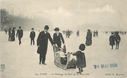 CPA FRANCE 69 "Lyon,Le patinage au Parc de la Tête d'Or".