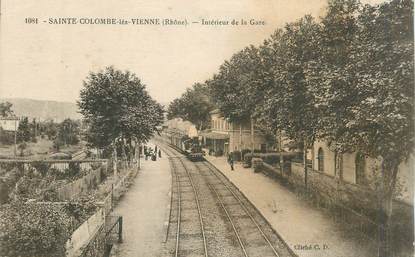 CPA FRANCE 69 "Ste Colombe Les Vienne, Intérieur de la gare". / TRAIN
