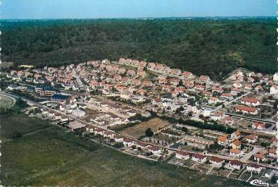 CPSM FRANCE 76 "Le Trait, Vue aérienne, Quartier de Neuville".