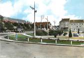 76 Seine Maritime CPSM FRANCE 76 "Le Trait, Les jardins place de la Mairie".